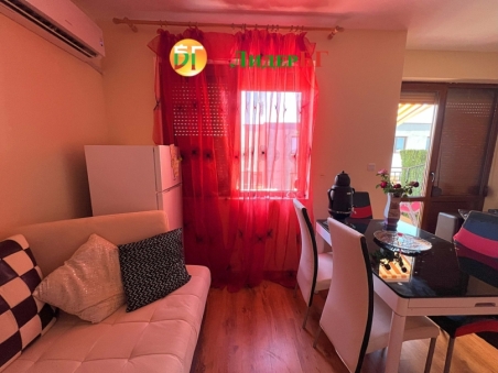Тристаен апартамент с паркомясто в жилищна сграда с ниска такса поддръжка